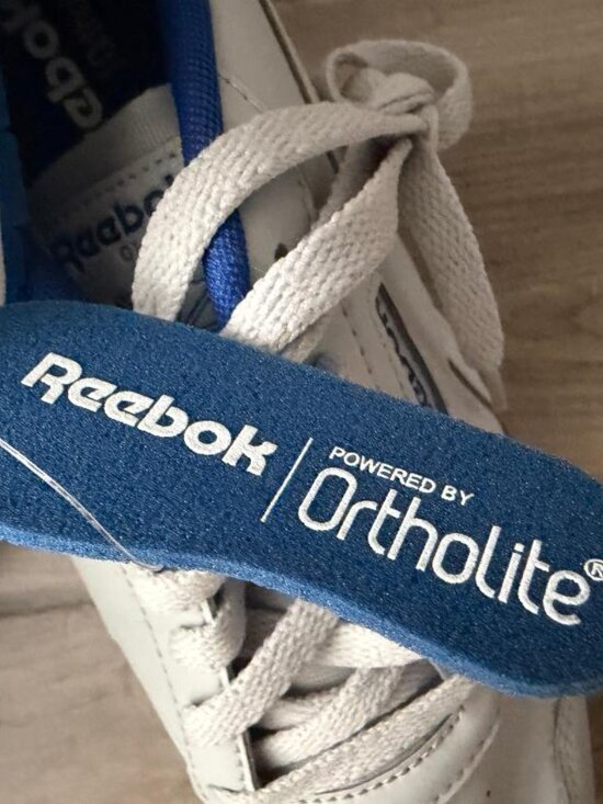 Athletic_Shoes